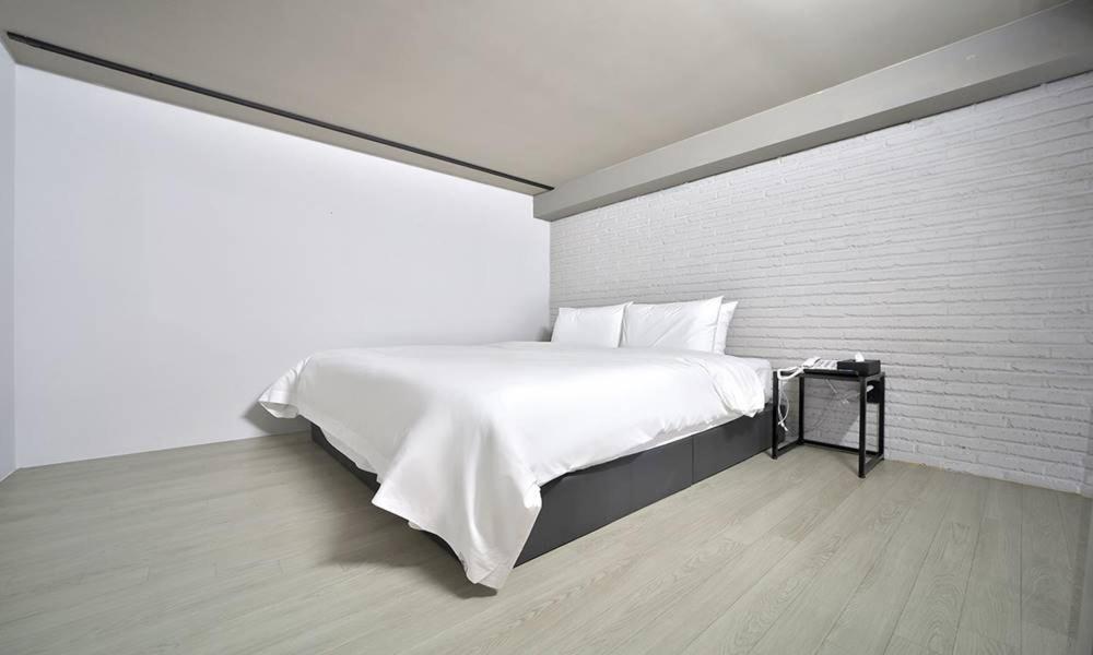 Seomyeon Hound Hotel 1St Street Пусан Номер фото
